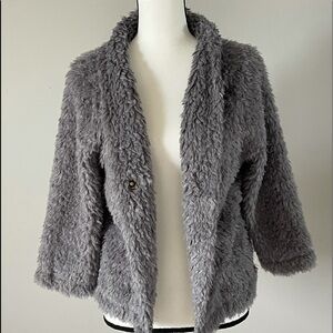 Dylan faux fur jacket one snap size medium mob layer office concert